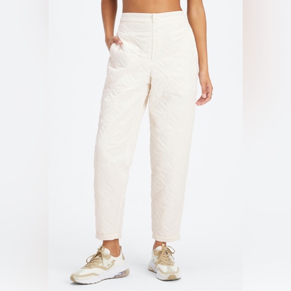 Fabletics Apres Ski Quilted Taper Jogger Pant Egret - Picture 8 of 9